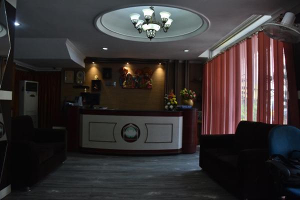 Hotel Sambit Palace بوهفانيشفار المظهر الخارجي الصورة