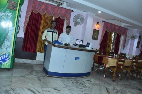 Hotel Sambit Palace بوهفانيشفار المظهر الخارجي الصورة