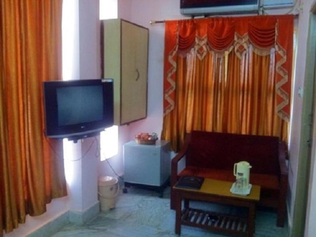 Hotel Sambit Palace بوهفانيشفار المظهر الخارجي الصورة